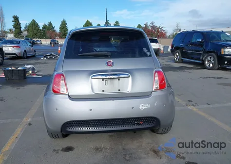 2015 Fiat 500E Battery Electric z USA, uszkodzony, nr VIN 3C3CFFGE0FT585792